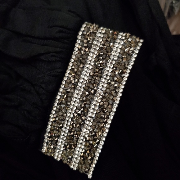 Elegant black dress with bracelet sleeves - Picture 7 of 8